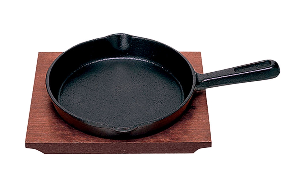 トキワ鉄器 ステーキ皿 （ 木台タイプ ） IH対応 柄付大 20cm 315 くわな鋳物 職人 蓄熱性 保温力 お皿 皿 食器 オシャレ 日常使い 重厚感 伝統 匠の技 鉄板 食卓 プレート 家庭用