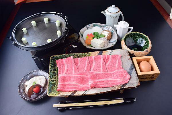【ふるさと納税】【9月30日〆飛騨牛が抽選で当たる】 肉匠一鉄 【記念日】 名産飛騨牛 すき焼きランチコース お一人様 お食事券【予約制】 岐阜県 大垣市