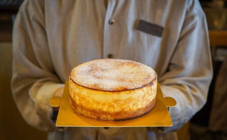 チーズケーキ バスクチーズケーキ ホール 化粧箱入り チーズケーキ【1ホール】