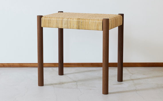 籐編みのスツール ウォールナット 林蔵 wood furniture | 椅子 いす スツール 家具 インテリア ハンドメイド 手作り 無垢材 木製 リビング キッチン シンプル おしゃれ 埼玉県 狭山市