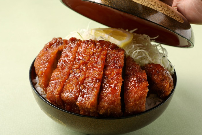 
            371【かつ丼家 まつくぼ】ソースカツセット ～ソースカツ2枚・キャベツメンチカツ2個～
          