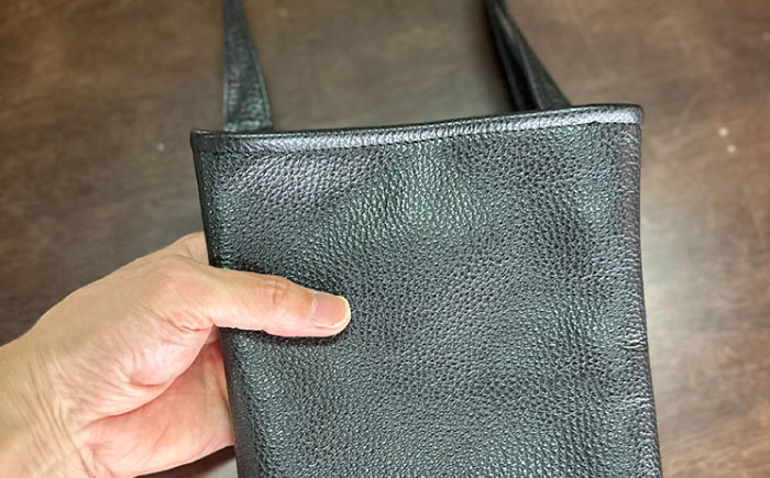 【職人手作り】イタリア産 アドリア牛革 ミニショルダーバッグ（135通りの組み合わせ）《築上町》【たけもとかばん】 革製品 レザー 牛革 [ABAM055]