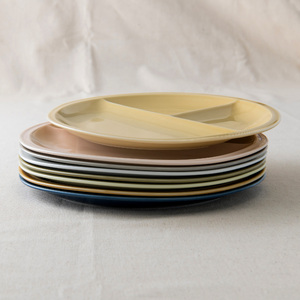 【美濃焼】 ランチプレート titto 丸 ライトブラウン 2枚セット 瑞浪市 / JS企画 / 小田陶器 食器 プレート 仕切り皿 おしゃれ [AZAZ019]