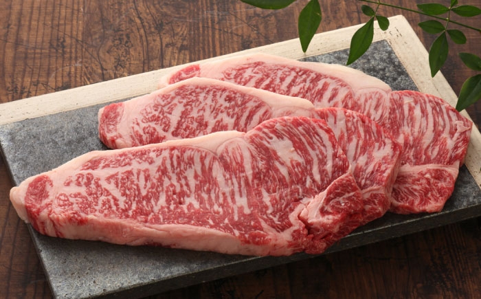 
            【数量限定】【GI認証】くまもとあか牛サーロインステーキ 約200g×3枚 / 菊陽町 あかうし 熊本県 肉 にく niku ブランド 旨み【有限会社 三協畜産】 [BHAS012]
          