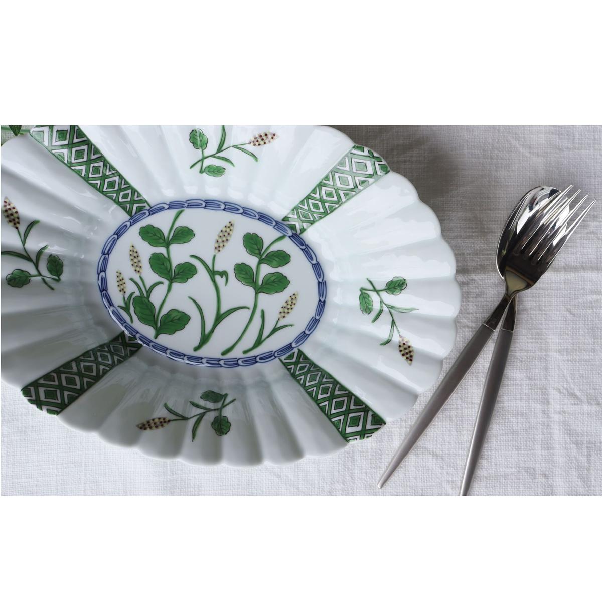 【テーブルに華を添える】 有田焼 麦デザイン 菊型楕円鉢 25cm 1枚 【深海三龍堂】 宝泉窯 レンジ対応 食洗機対応 楕円 オーバル 鉢 食器 器 うつわ A18-55_イメージ2