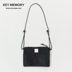 【KEYMEMORY 鎌倉】フラットサコッシュ　BLACK