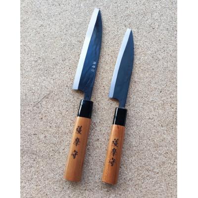 ふるさと納税 枕崎市 伝統工芸 包丁 薩摩守 大小セット 三徳包丁 文化包丁 ステンレス 2本組 H0-1 |  | 01