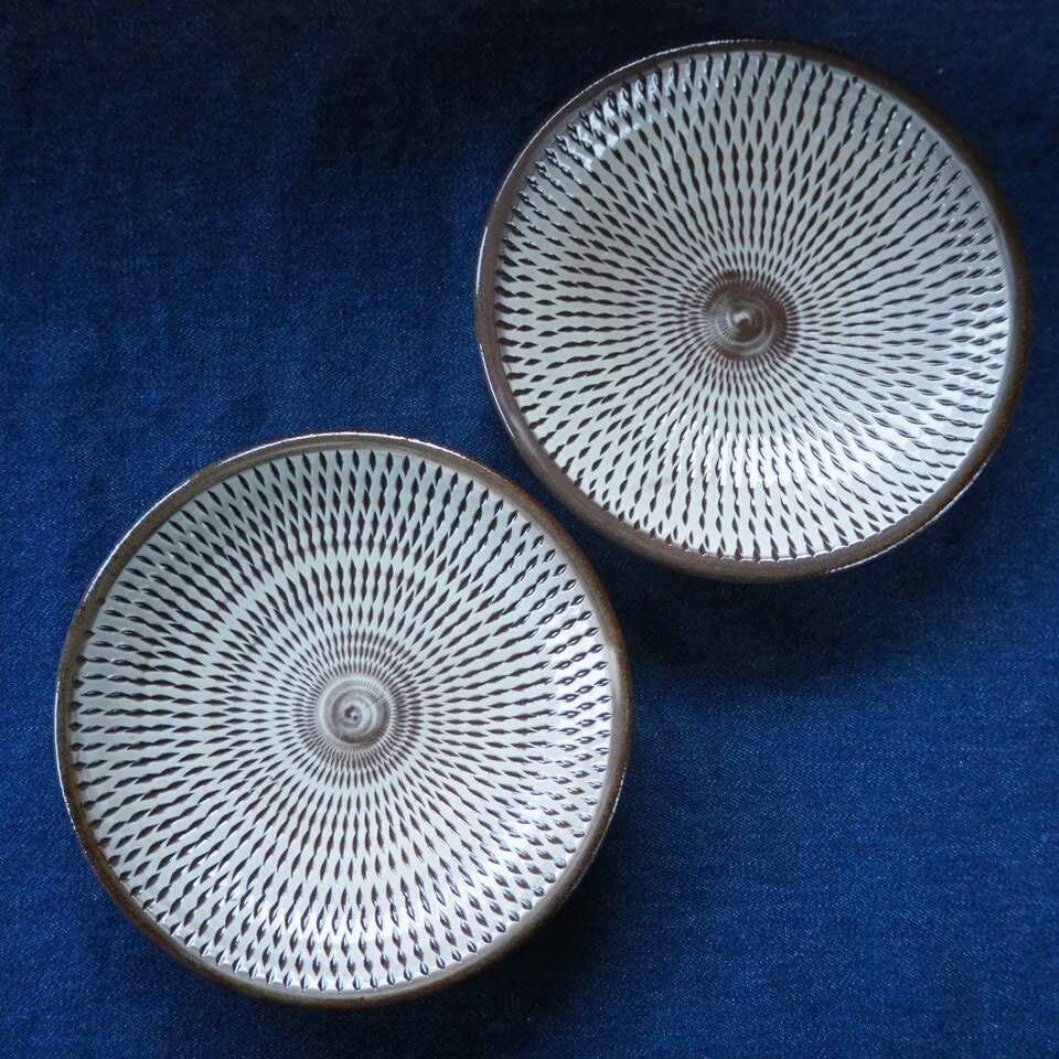 【ふるさと納税】小石原焼 飛鉋 五寸皿2枚 セット直径 約15cm 金丸窯 福岡県 東峰村 陶器 トビカンナ とびかんな 食器 伝統 皿 ペア H39