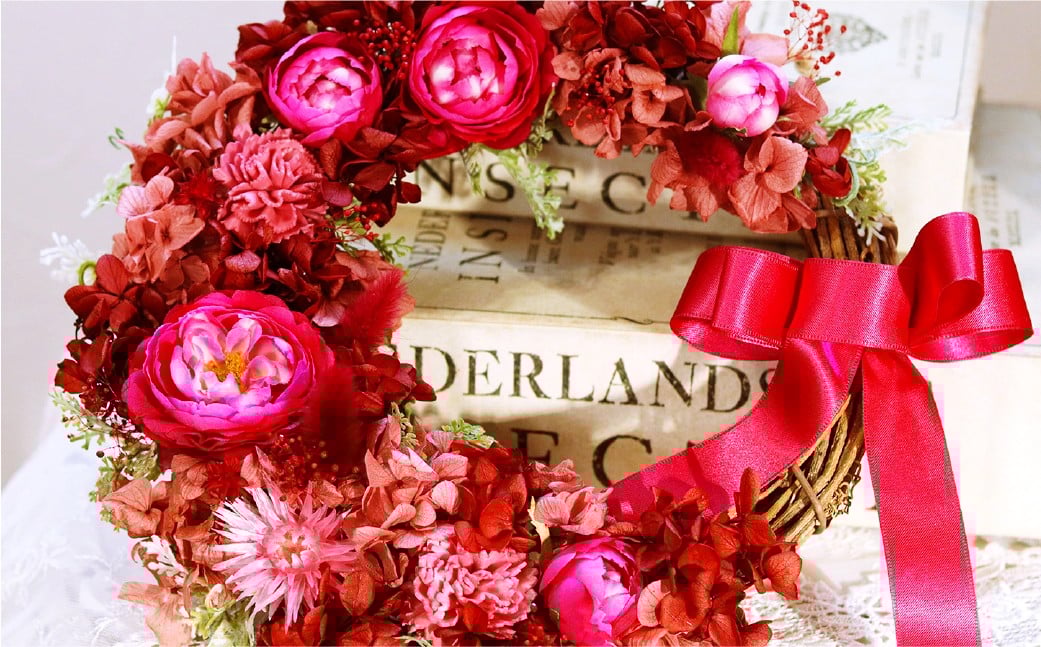 バラと紫陽花のハーフムーンリース