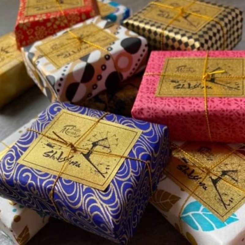 【ふるさと納税】【 小豆島 】黒ごま 塩オリーブ 石鹸【ハチミツ配合】 3個 セット 保湿 素肌 敏感肌 キメ細やか 泡 毛穴 せっけん エキストラバージンオリーブオイル はちみつ