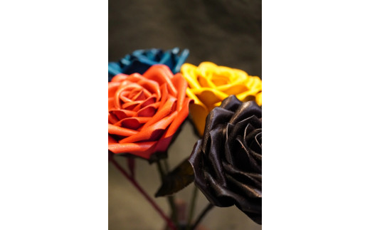 Eterna -Leather Rose- カラー 青 ／ 国産 革 レザー ローズ バラ 造花 アートフラワー 小物 インテリア 記念日 プレゼント【area001-blue】_イメージ5