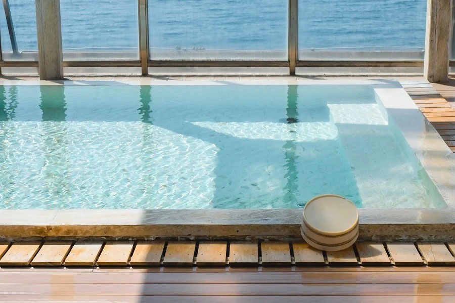 【令和7年産 コシヒカリ (精米) 10kg×由良温泉 ホテル八乙女】旬の特産品と宿泊利用券セット