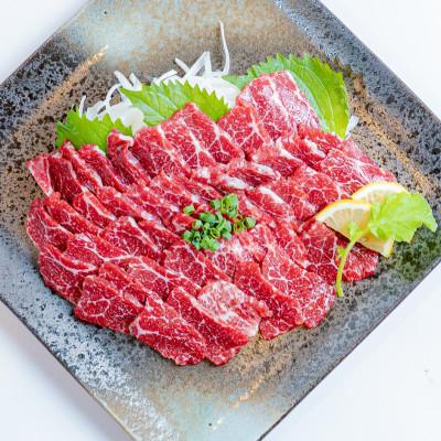 ふるさと納税 湯前町 【熊本 と畜】桜屋 特選馬刺しスライス 300g(湯前町)