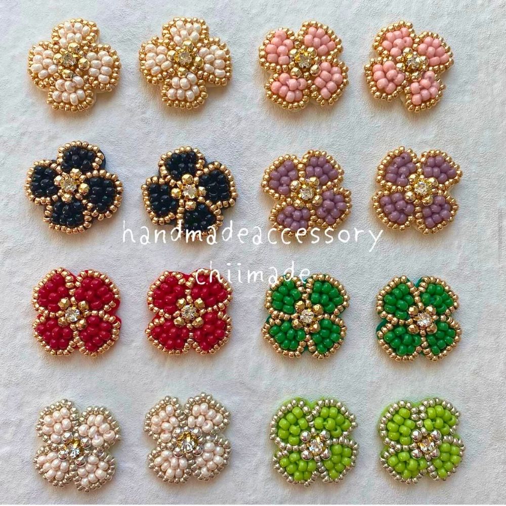 ビーズ 刺繍 お花 ピアス イヤリング ジュエリー アクセサリー chiimade：イヤリング　赤