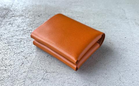 本革 ノンステッチの二つ折りミニ財布 栃木レザー　キャメル