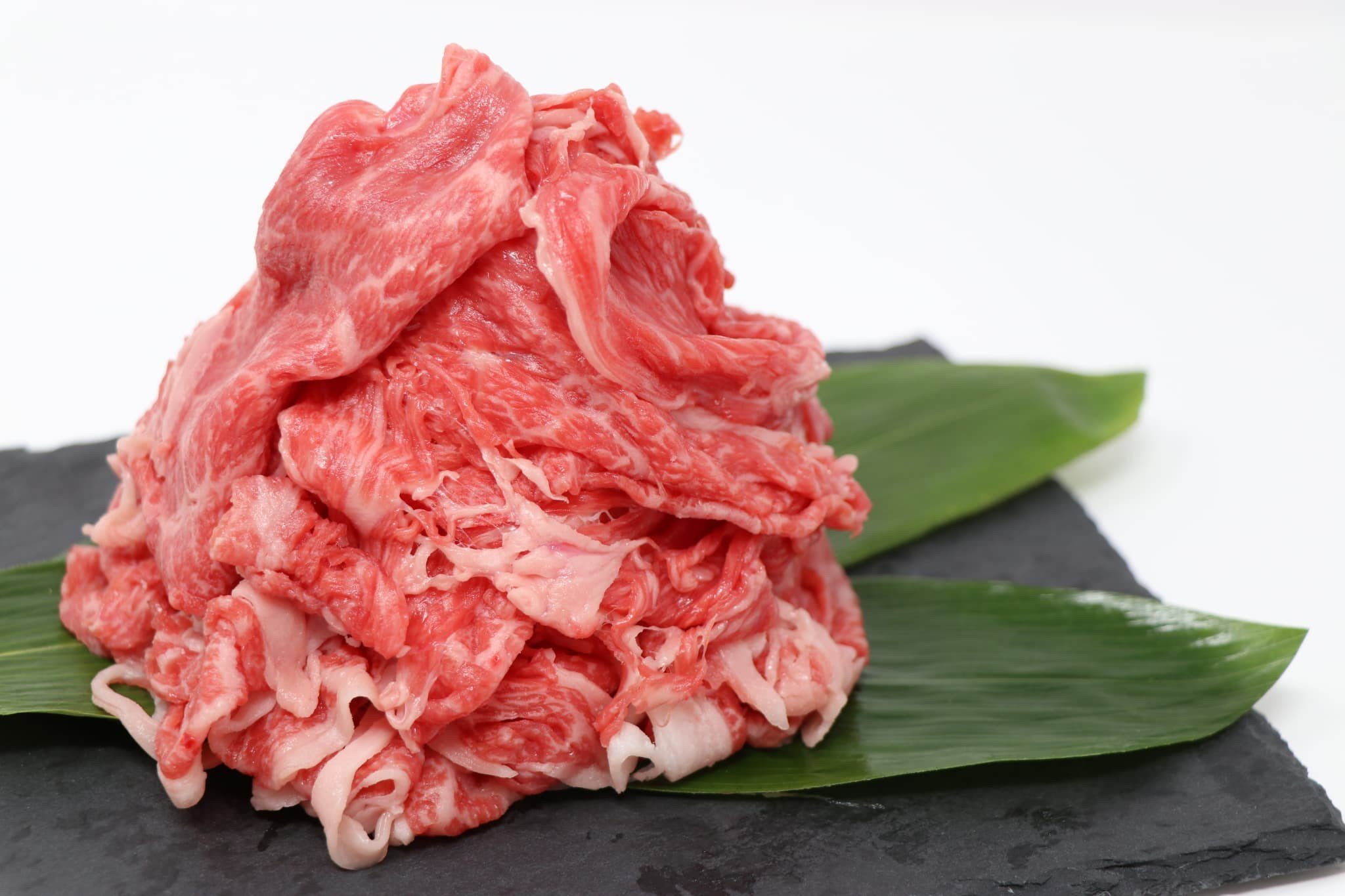 
            すき焼き しゃぶしゃぶ 用 牛肉 800g 600g 400g 200g プレミアム ランク 黒毛和牛 能登牛 選べる 容量 小分け とろける 食感 普段使い 希少 黒毛和牛 ブランド和牛 和牛 おすすめ 国産 うし にく 牛 肉 黒毛和牛 焼肉 カレー 肉じゃが にも 切落とし きりおとし 便利 冷凍 てらおかの能登牛 てらおか風舎 石川 羽咋 能登 能登半島災害支援 復興支援
          