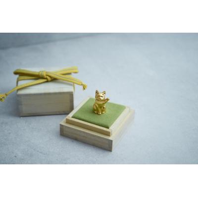 ふるさと納税 甲府市 18金の招き猫開運黄金の縁起置物 /イエローゴールド手のひらサイズオブジェ /K18-BC001 |  | 02