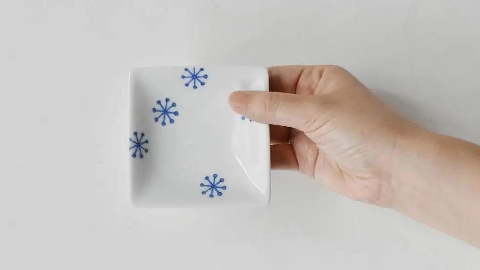 【AB489】【波佐見焼】es判子 角小皿 ゆきはな 【西海陶器】5 43471