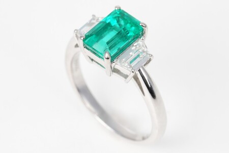 【ふるなび限定】【一点もの】エメラルド（2.10ct）ダイヤモンドプラチナリング　R123　K06146-H　FN-Limited-SP