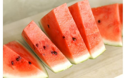 熊本市植木町産 小玉すいか 2玉 合計4～5kg【2026年4月下旬～5月下旬迄順次発送予定】 スイカ 西瓜 果物 くだもの フルーツ