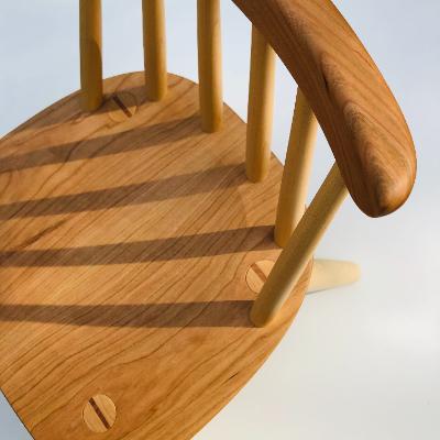 ふるさと納税 小国町 こどもが触れるものこそ、本物の木の手触りを。家具職人が一脚一脚丁寧に作った『 本格 』こども椅子 |  | 01