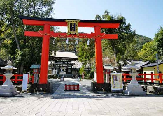 松尾大社　赤鳥居