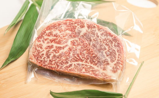 
ひらかわ牛 赤身モモステーキ約150g×3枚
