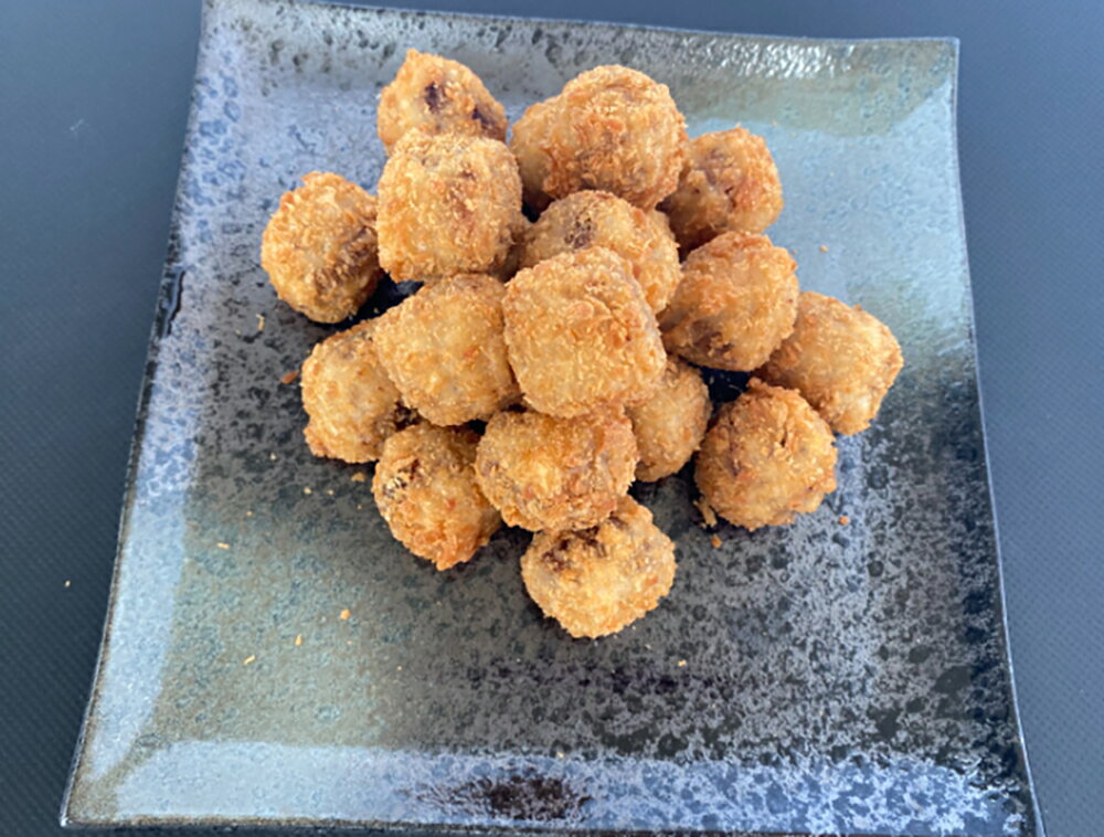 【ふるさと納税】近江牛ボールメンチカツ（17g×26個）国産 牛肉 近江牛 お惣菜 キッチンパル 冷凍