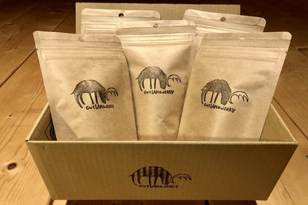 北海道 根室産 蝦夷鹿 ジャーキー OUTLAND JERKY 40g×5パック【SH0000001】  （ えぞしか エゾシカ 蝦夷 しか シカ 鹿 ジビエ ジャーキー 北海道 別海町 人気 ふるさ