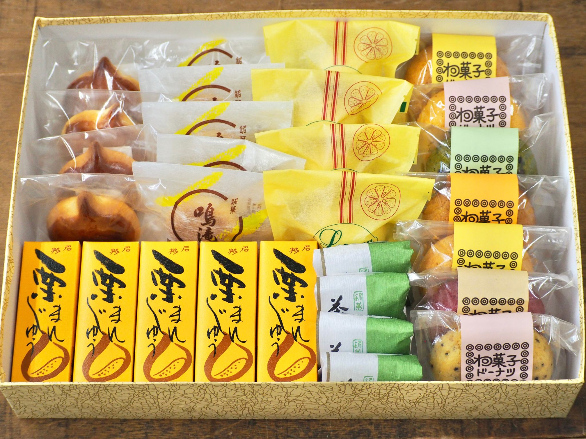 【ふるさと納税】 スイーツ 焼き菓子 詰め合わせ 和菓子＆洋菓子6種詰め合わせセット [ 栗まんじゅう レモンケーキ ドーナツ 人気スイーツ 食べ比べ セット アソート 贈答用 ギフト 詰合せ お取り寄せ お菓子 和スイーツ 送料無料 香川県 三豊市 篠原菓子舗 ]