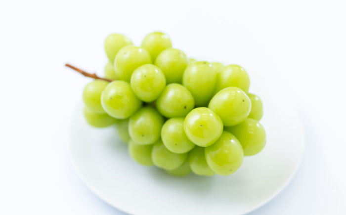 【先行予約・25年8月以降発送】日田産シャインマスカット3房(約1.5kg)　日田市 / 南国フルーツ株式会社 ブドウ 葡萄 ぶどう [ARET006]