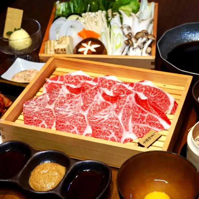 肉 【全12回定期便】肉質日本一！特選しまね和牛しゃぶしゃぶセット(300g×1パック) 人気 おすすめ 島根県松江市/株式会社かがり陽[ALGP007] 肉 肉