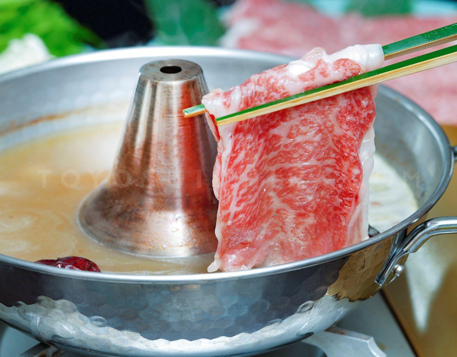 A5ランク仙台牛サーロイン　すき焼きしゃぶしゃぶ用600ｇ　【 お肉 牛肉 すき焼き用 しゃぶしゃぶ用 ブランド牛 贈答用 宮城県産 国産 日本産 国産牛 プレゼント 贈り物 】