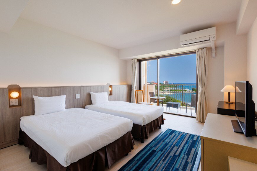 【ふるさと納税】ホテルブリーズベイマリーナ　宿泊券（夕朝食付）（XV01）