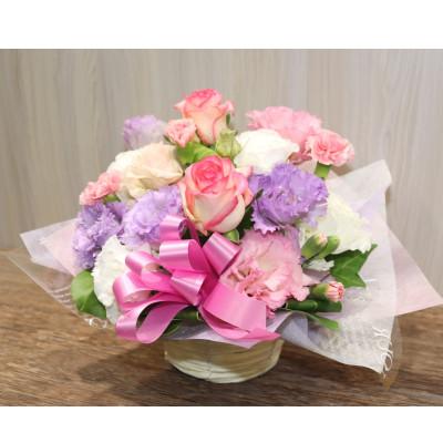 ふるさと納税 ふじみ野市 【ピンク・パープル系:バラ、トルコキキョウ+季節のお花】生花アレンジメント |  | 02