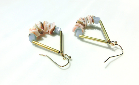 pastel shell ピアス 貝 アクセサリー 1個  [Q]handmadejewely【シンプル 可愛い ピングベージュ ゴールド シルバー ブルー シェル ハンドメイド ジュエリー 手作り 