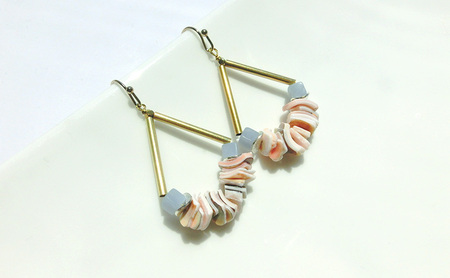 pastel shell ピアス 貝 アクセサリー 1個  [Q]handmadejewely【シンプル 可愛い ピングベージュ ゴールド シルバー ブルー シェル ハンドメイド ジュエリー 手作り 