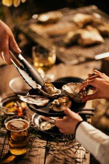 【予約商品】牡蠣　広島　むき身牡蠣1600ｇ（800ｇ×2）＆殻付き牡蠣（5個～8個）　矢野水産【配送不可：離島】【配送時期：2025年1月上旬～2025年4月上旬】