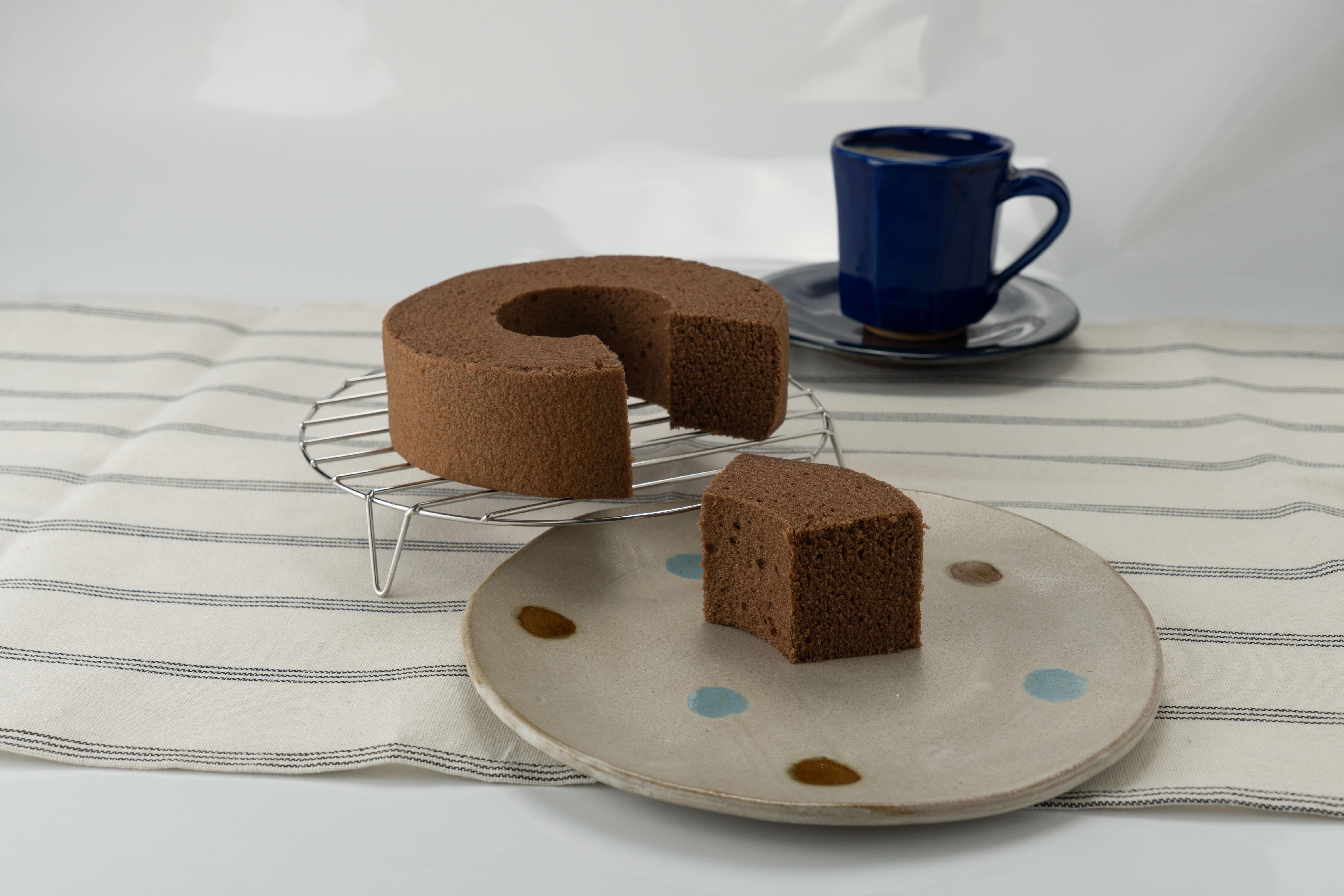 米菓バウム【ホール】ショコラ 冷凍発送 グルテンフリー 米粉 米粉菓子 小麦不使用 バウムクーヘン しっとりなめらか 優しい甘さ [1322]