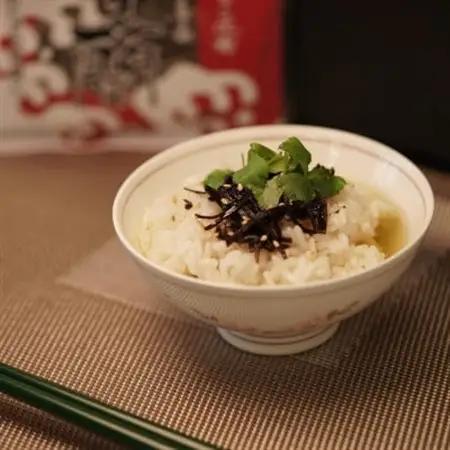 北海道産昆布を使用した汐ふき昆布【岩香蘭】2個セット【1624771】