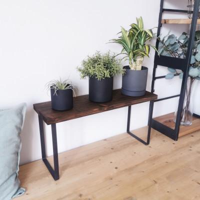 ふるさと納税 守口市 無垢材とアイアンのシェルフ H30cm W60cm / DBR / 植物由来の天然オイル / 完成品 |  | 01