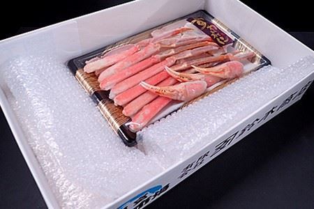 根室海鮮市場＜直送＞生食可！カット済み生ずわいがに700～800g×1P A-28227