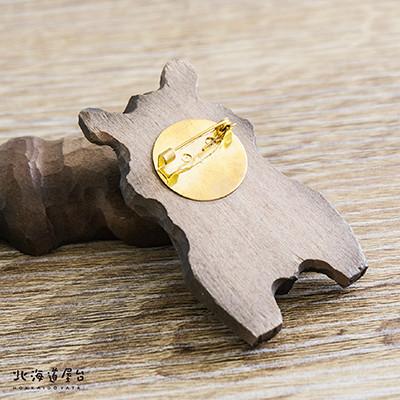 ふるさと納税 旭川市 木彫り　せなかぐま　ブローチ_02959 |  | 01