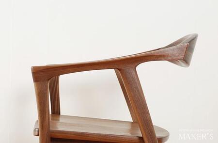 ウォールナット無垢材のダイニングチェア タイド板座 肘付 アームチェア【福岡県・辻製作所】