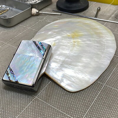 【ふるさと納税】貝貼り ZIPPO ライター シルバー ふるさと納税オリジナルデザイン アーマー ジッポー ジッポーライター アーマーケース ジッポ ギフト プレゼント 贈答 贈答用 贈答品 贈り物 お祝い シンプル オシャレ メンズ ホビー 雑貨 日用品 大阪 柏原市