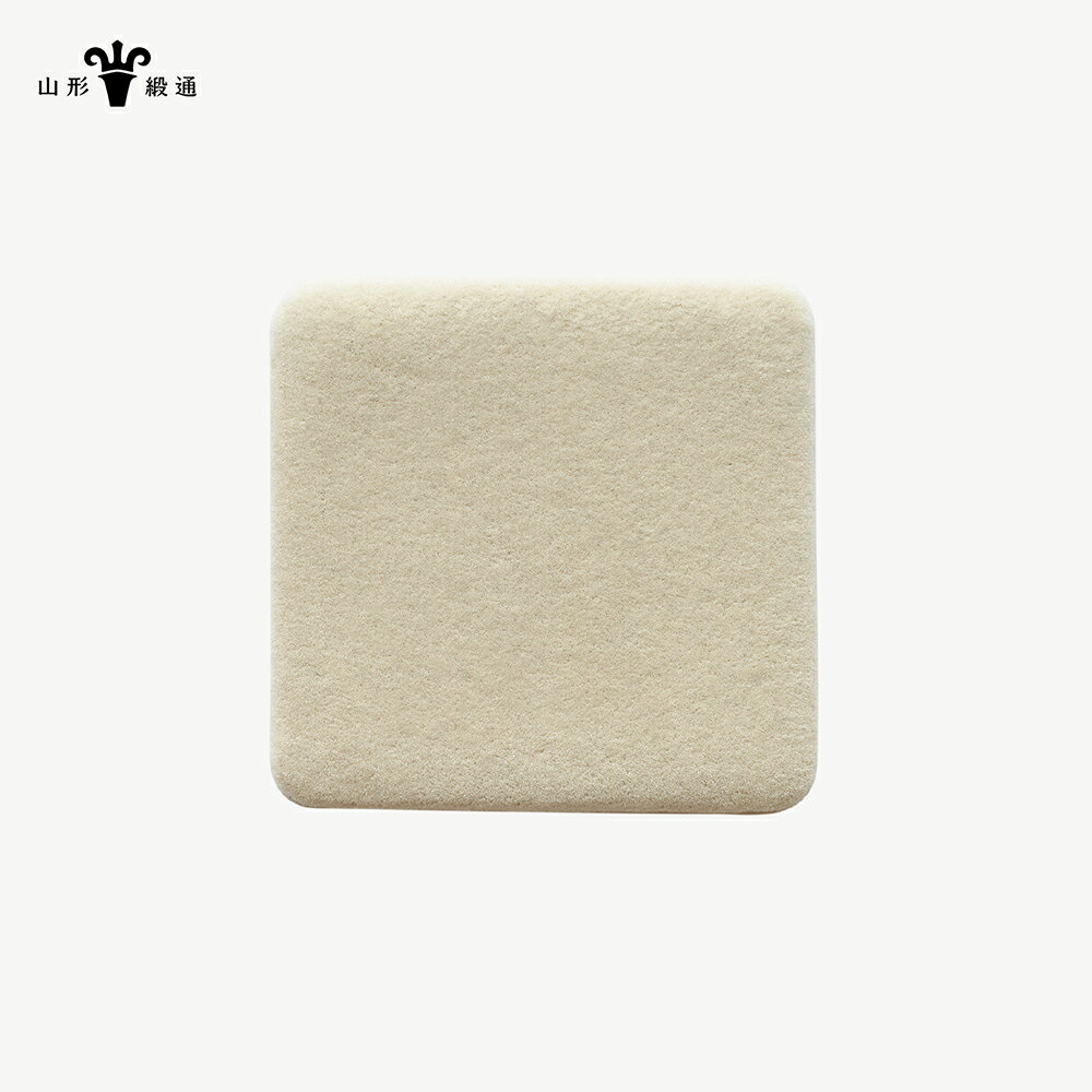 【ふるさと納税】 【山形緞通】Crafton Cushion - No.1 (Square) [oc-ccsxx-no1]