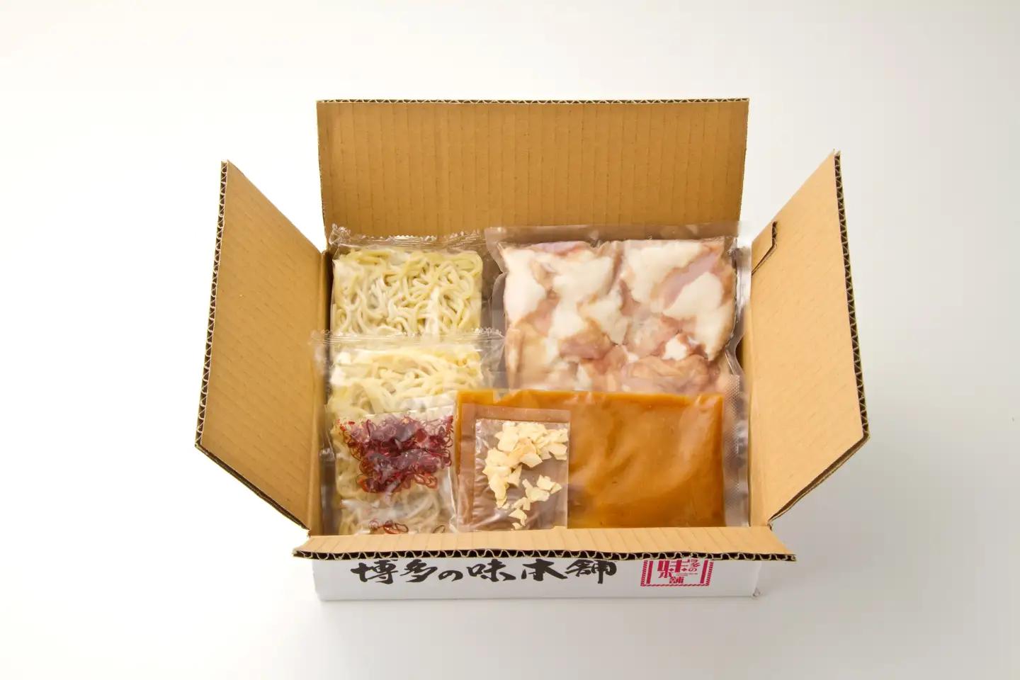 博多の味本舗　厳選国産牛博多もつ鍋みそ味と辛子明太子500g(無着色)