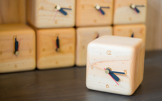 約10cm程の大きさなので何処にでも置くことができます！