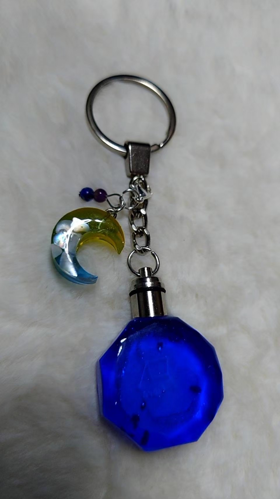 星座キーホルダー /レジン製キーホルダー 天然石 ハンドメイド アクセサリー