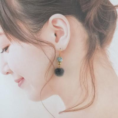 ふるさと納税 京丹後市 *薄墨色(グレー)*水引ピアス/玉結びとフェイクファーのピアス |  | 02
